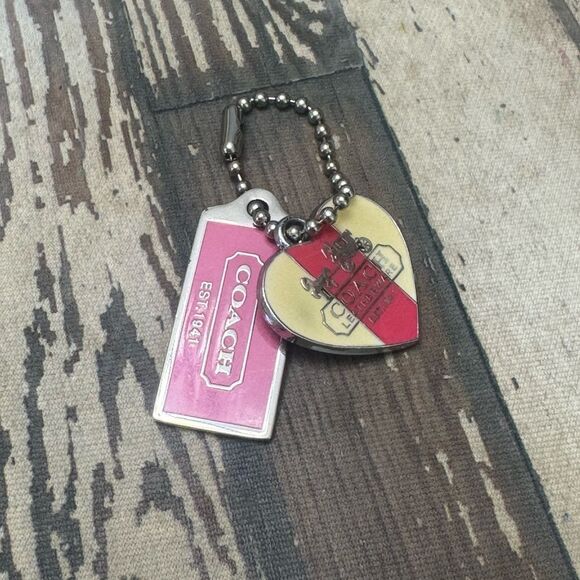 Coach *Heart* Dogtags keychain/bagcharmwith Pink & Silver